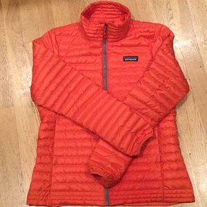 Patagonia, women’s SMALL, lightweight down jacket